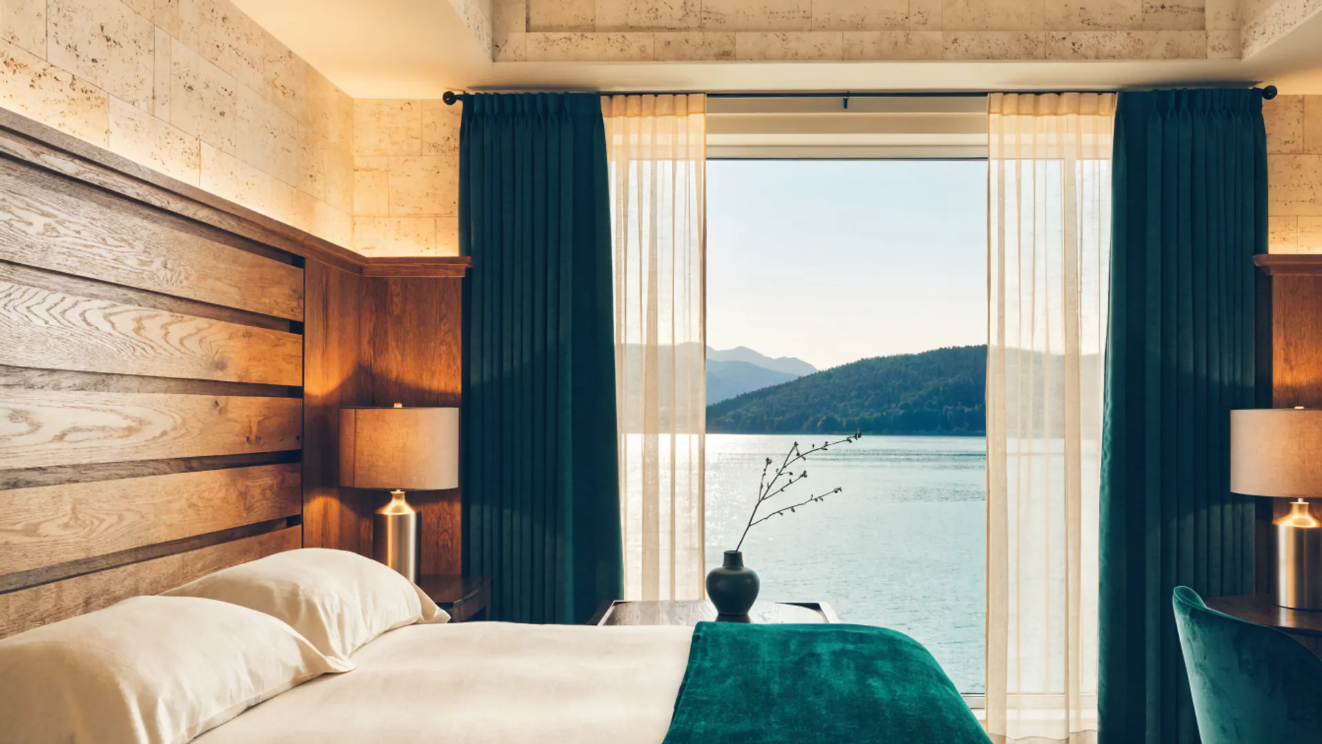 Deluxe Lake View Zimmer des fiktiven Hotels